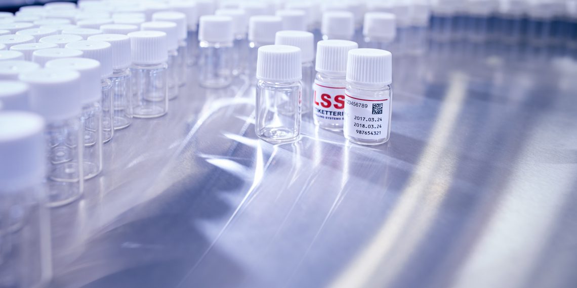 The LSS Vial and Bottle Labeller is suitable for vials and bottles.