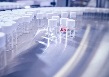 The LSS Vial and Bottle Labeller is suitable for vials and bottles.