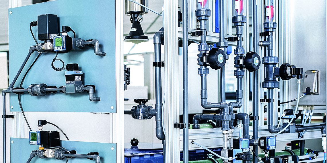 Reverse-osmosis system with integrated blending unit. The pre-assembled and pre-configured system enables simple and fast start-up.