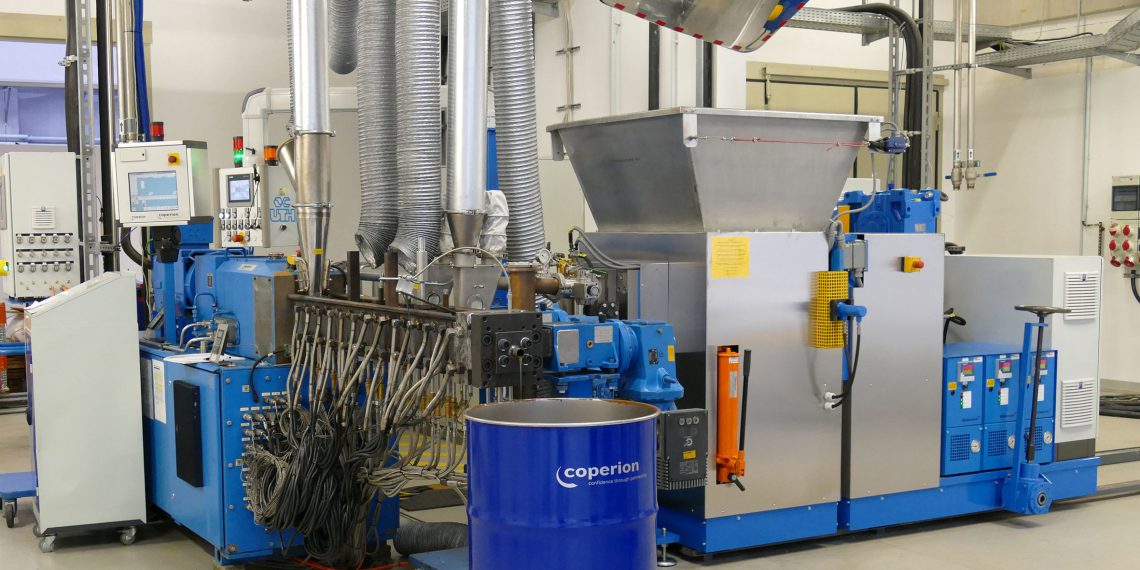 Immediately after the presentations questions by the audience were answered by the experts (from left to right: Oliver Beiser, Head of Special Applications Team, Business Unit Engineering Plastics & Special Applications; Ulrich Bartel, Division President Compounding & Extrusion; Frank Lechner, Head of Process Technology Compounding & Extrusion, all Coperion; Guido Arzt, global process team at Henkel Adhesives & Sealants, Henkel). Picture: Coperion