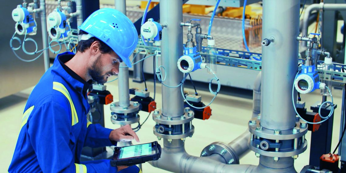 Endress + Hauser is one of the first manufacturers to equip its field devices with mobile communication modules and to connect existing systems to 5G networks via newly developed Hart gateways. (Picture: Endress + Hauser)