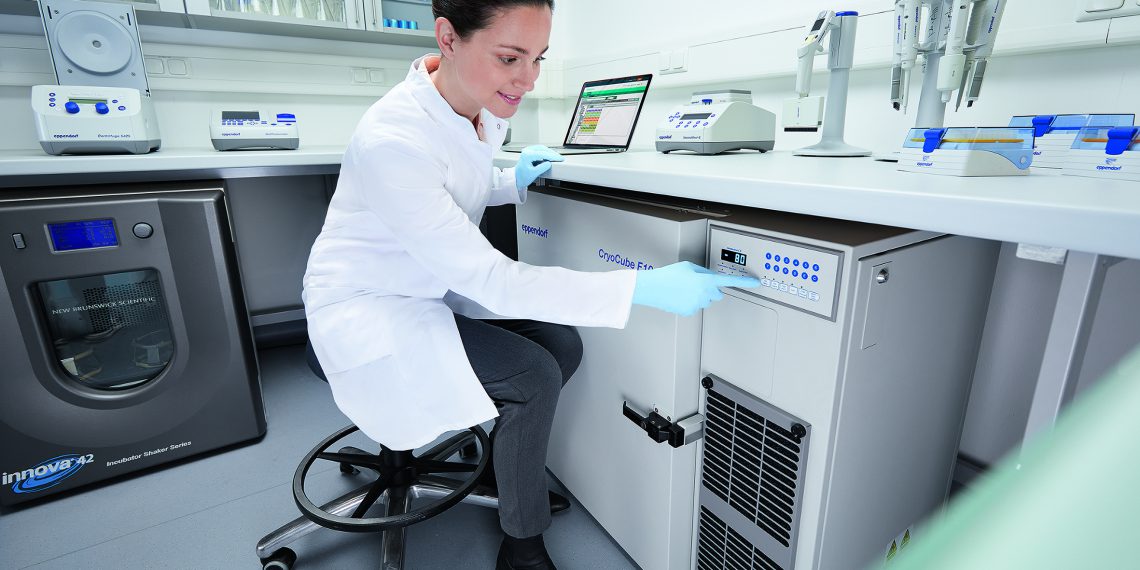 Eppendorf CryoCube® F101h ULT freezer: Compact green -80°C