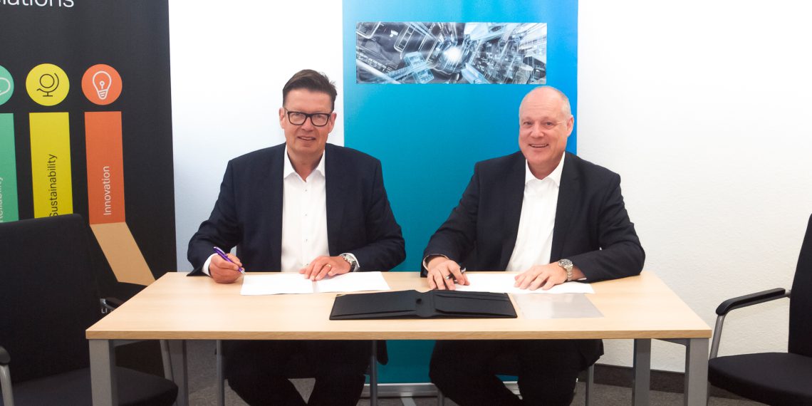 Siemens and Covestro Deutschland AG strengthen strategic partnership as part of digitalization.
