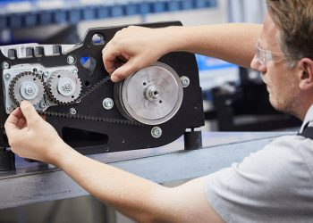 Leybold presents the 100% oil-free screw type vacuum pump NOVADRY for food processing and packaging Atlas Copco