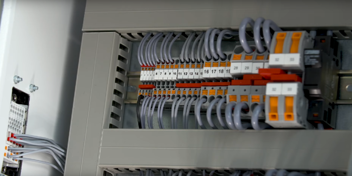 Dimension reduction at the control cabinet with COMPLETE line products Phoenix Contact