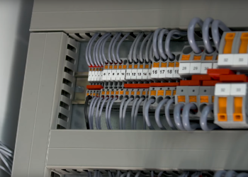 Dimension reduction at the control cabinet with COMPLETE line products Phoenix Contact