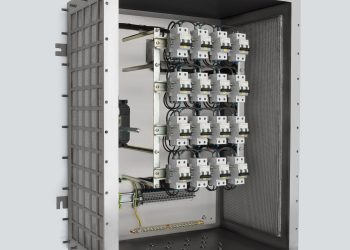 In cabinets with innovative R. STAHL EXpressure technology, gas-permeable, multi-layer metal mesh in the side walls (can be seen on the right interior side) safely reduces explosive energy.