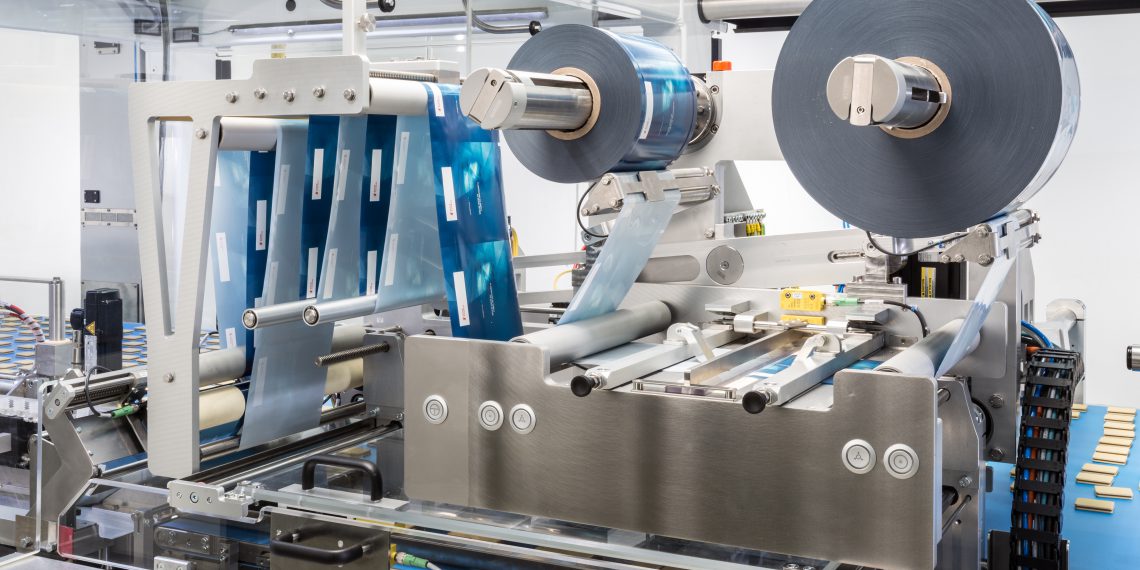 To meet the stringent hygiene requirements in the food industry, the Flowmodul flow-wrapping component is easily accessible for cleaning and servicing. Picture: Gerhard Schubert GmbH Verpackungsmaschinen