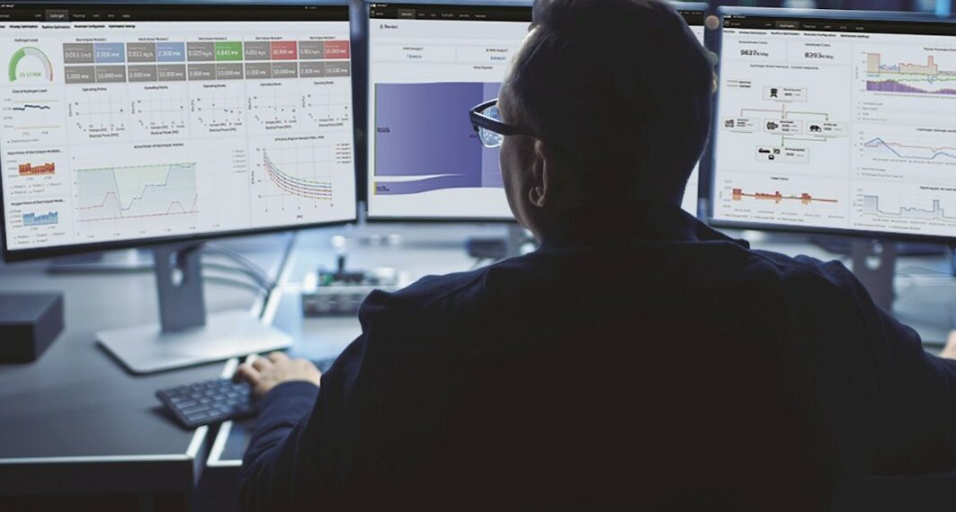 Energy management system for green hydrogen