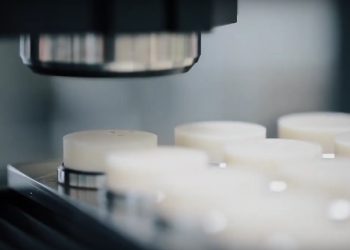 Vega Production of the CERTEC® ceramic pressure measuring cell