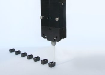 Dispenser Visco-Duo-P 4/4 in a potting application. (Picture: Viscotec)